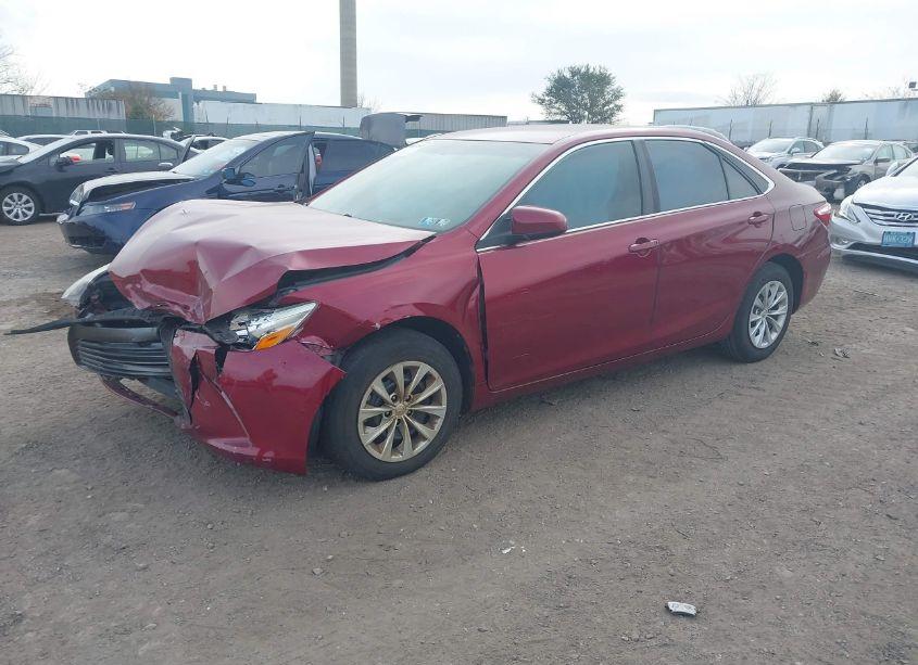 Photo 2 of 2015 Toyota Camry LE (VIN 4T1BF1FK6FU993555)