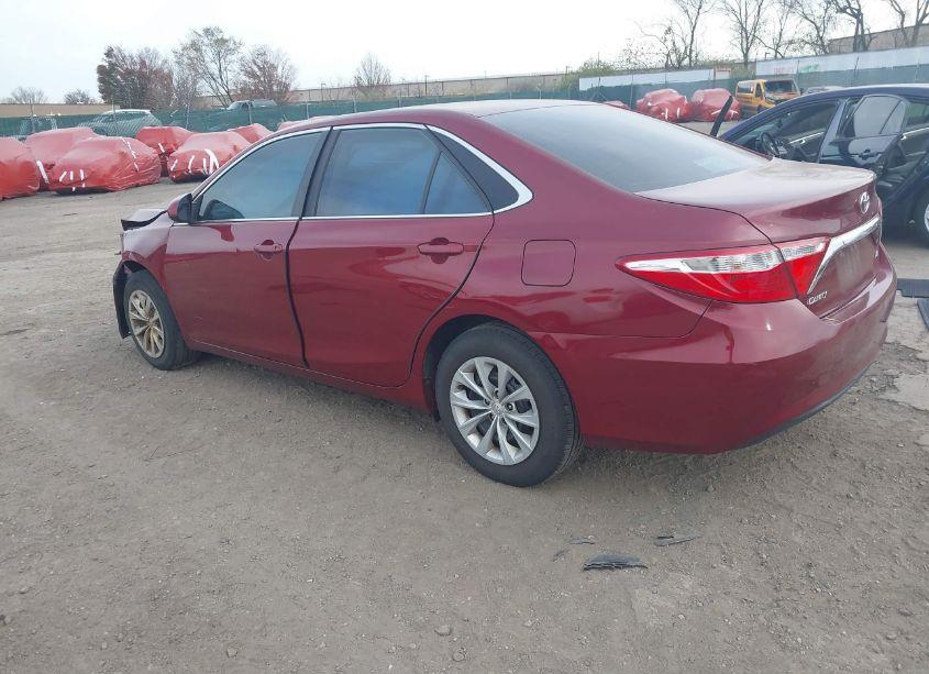 Photo 3 of 2015 Toyota Camry LE (VIN 4T1BF1FK6FU993555)