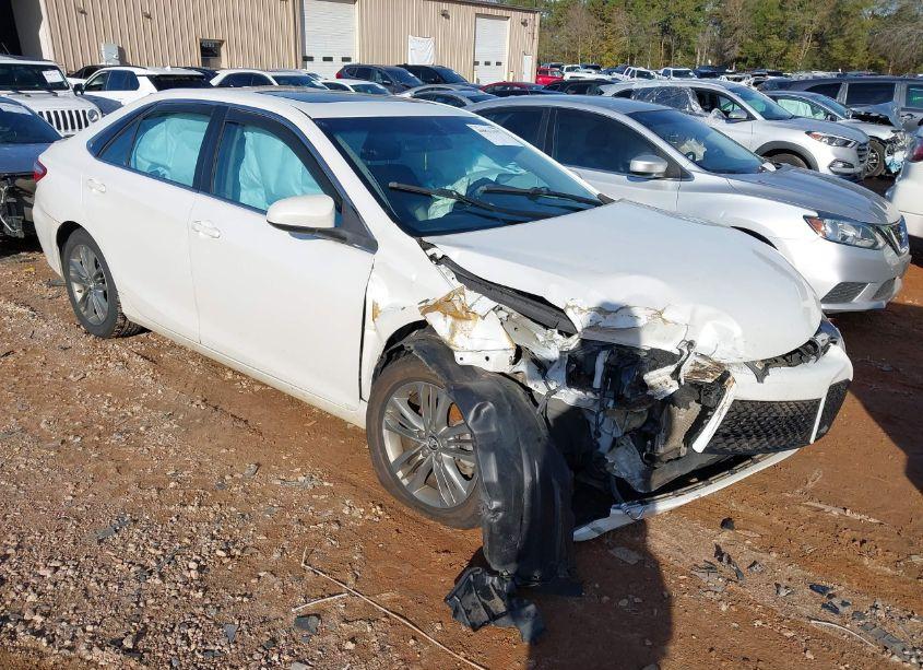 2016 Toyota Camry LE/SE/XLE/XSE (VIN 4T1BF1FK6G4179522) main photo