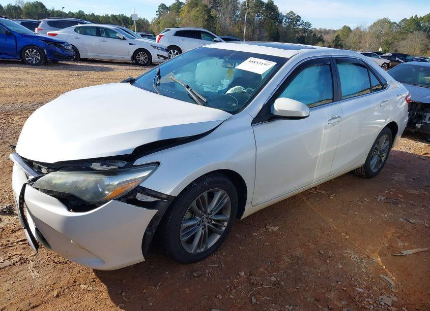 Photo 2 of 2016 Toyota Camry LE/SE/XLE/XSE (VIN 4T1BF1FK6G4179522)