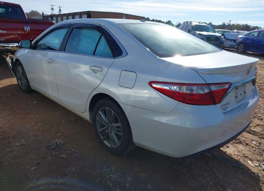 Photo 3 of 2016 Toyota Camry LE/SE/XLE/XSE (VIN 4T1BF1FK6G4179522)