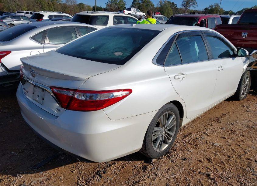 Photo 4 of 2016 Toyota Camry LE/SE/XLE/XSE (VIN 4T1BF1FK6G4179522)