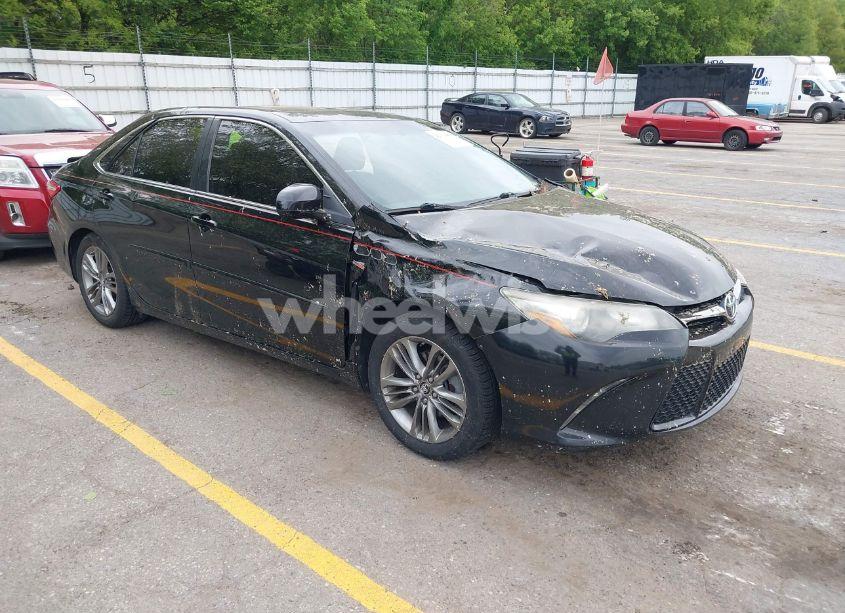 2016 Toyota Camry SE (VIN 4T1BF1FK6GU121863) main photo