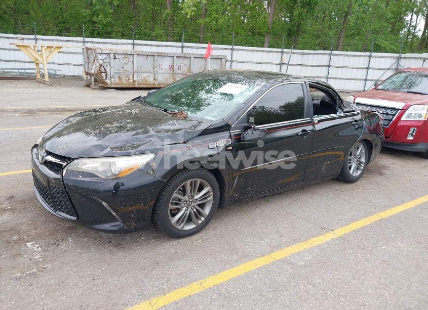 Photo 2 of 2016 Toyota Camry SE (VIN 4T1BF1FK6GU121863)