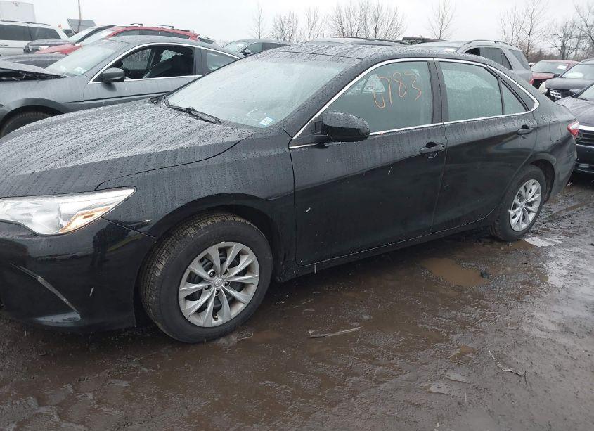 Photo 2 of 2016 Toyota Camry LE (VIN 4T1BF1FK6GU129204)