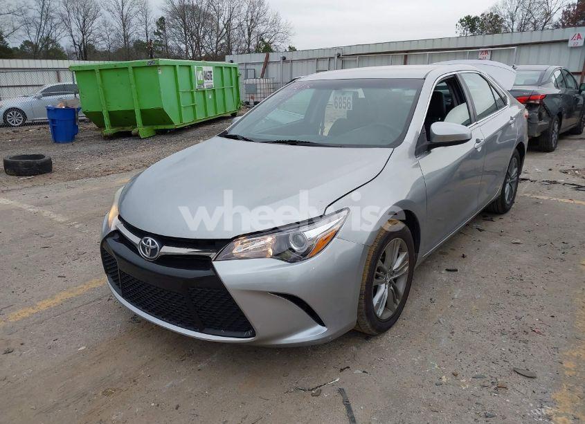 Photo 2 of 2016 Toyota Camry SE (VIN 4T1BF1FK6GU136248)