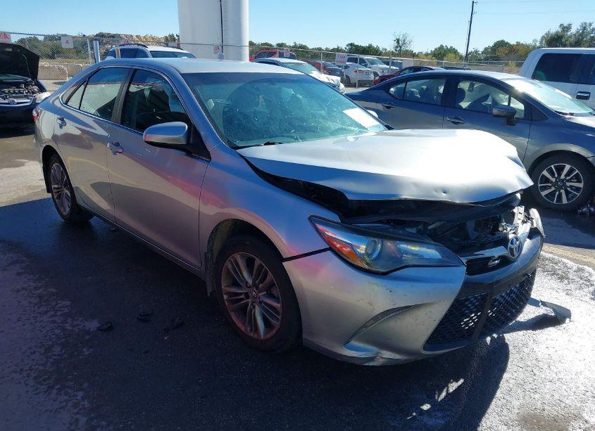 2016 Toyota Camry SE (VIN 4T1BF1FK6GU137464) main photo