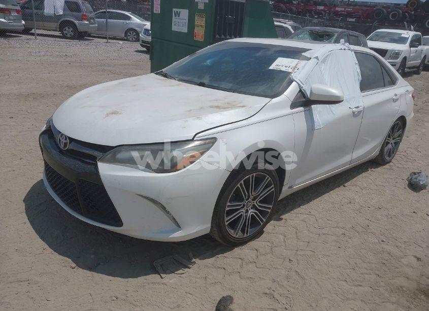 Photo 2 of 2016 Toyota Camry SE (VIN 4T1BF1FK6GU150506)