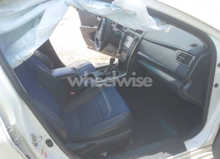 Photo 5 of 2016 Toyota Camry SE (VIN 4T1BF1FK6GU150506)