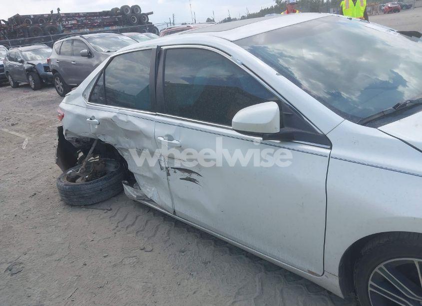 Photo 6 of 2016 Toyota Camry SE (VIN 4T1BF1FK6GU150506)