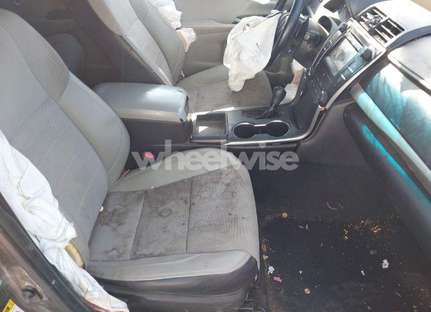 Photo 5 of 2016 Toyota Camry SE (VIN 4T1BF1FK6GU150733)