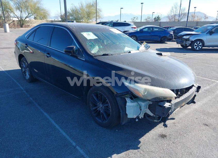 2016 Toyota Camry SE (VIN 4T1BF1FK6GU163661) main photo