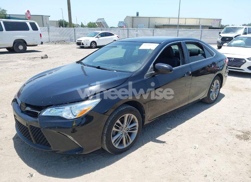 Photo 2 of 2016 Toyota Camry SE (VIN 4T1BF1FK6GU167595)