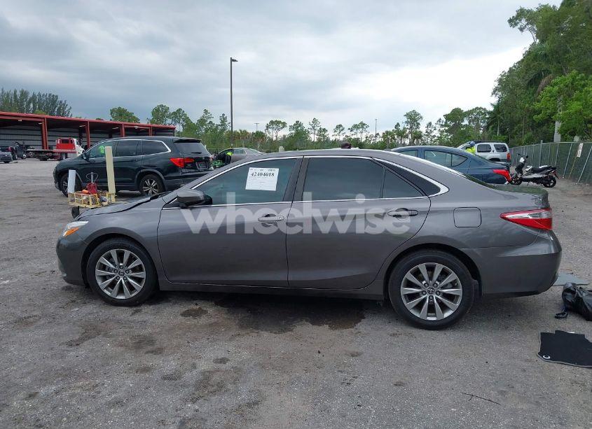 Photo 14 of 2016 Toyota Camry XLE (VIN 4T1BF1FK6GU174398)