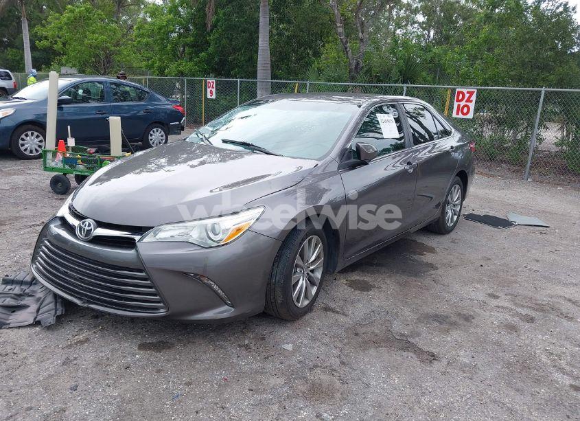 Photo 2 of 2016 Toyota Camry XLE (VIN 4T1BF1FK6GU174398)