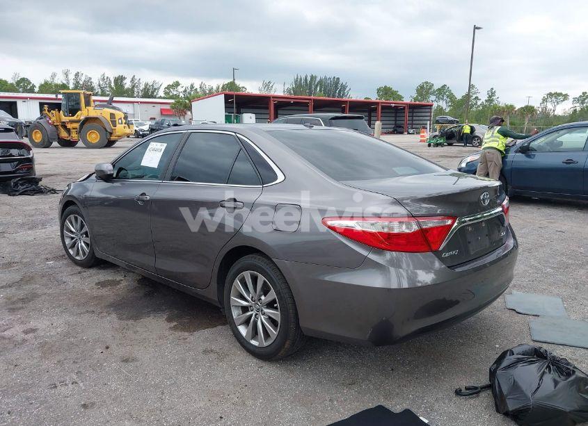 Photo 3 of 2016 Toyota Camry XLE (VIN 4T1BF1FK6GU174398)
