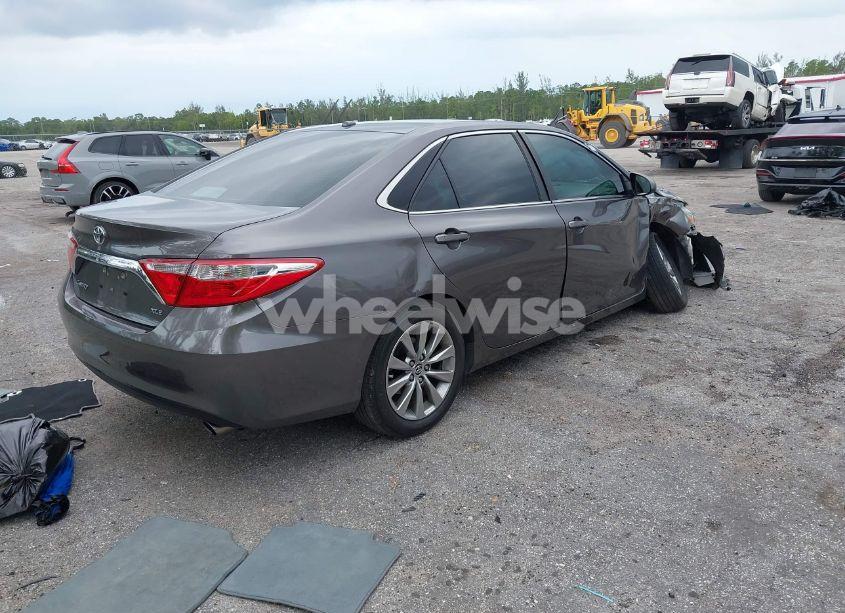Photo 4 of 2016 Toyota Camry XLE (VIN 4T1BF1FK6GU174398)