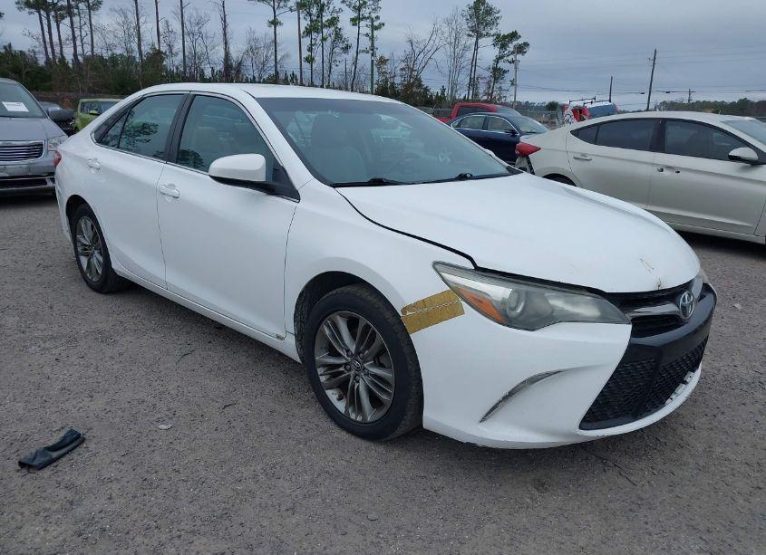 2016 Toyota Camry SE (VIN 4T1BF1FK6GU174997) main photo