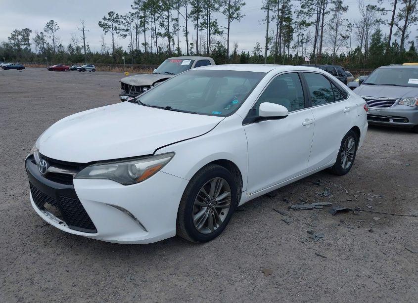 Photo 2 of 2016 Toyota Camry SE (VIN 4T1BF1FK6GU174997)