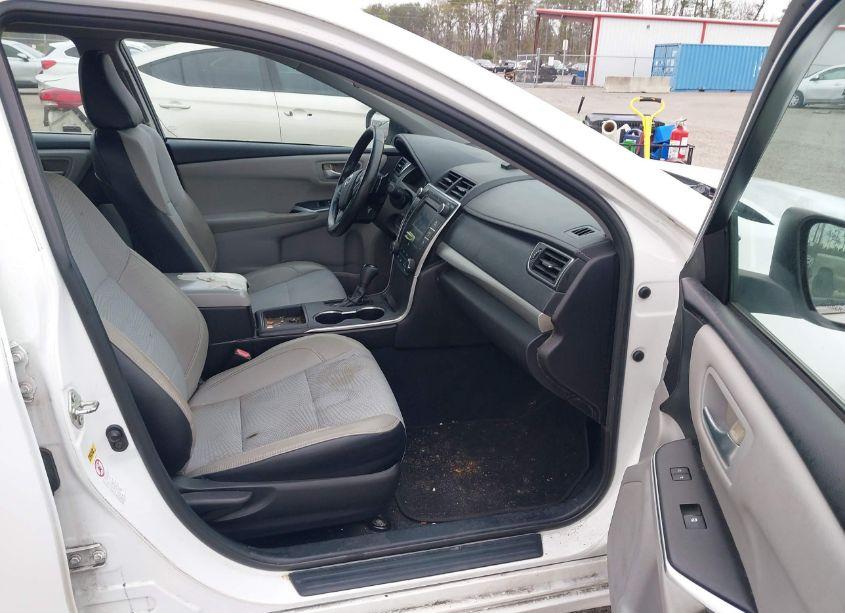 Photo 5 of 2016 Toyota Camry SE (VIN 4T1BF1FK6GU174997)