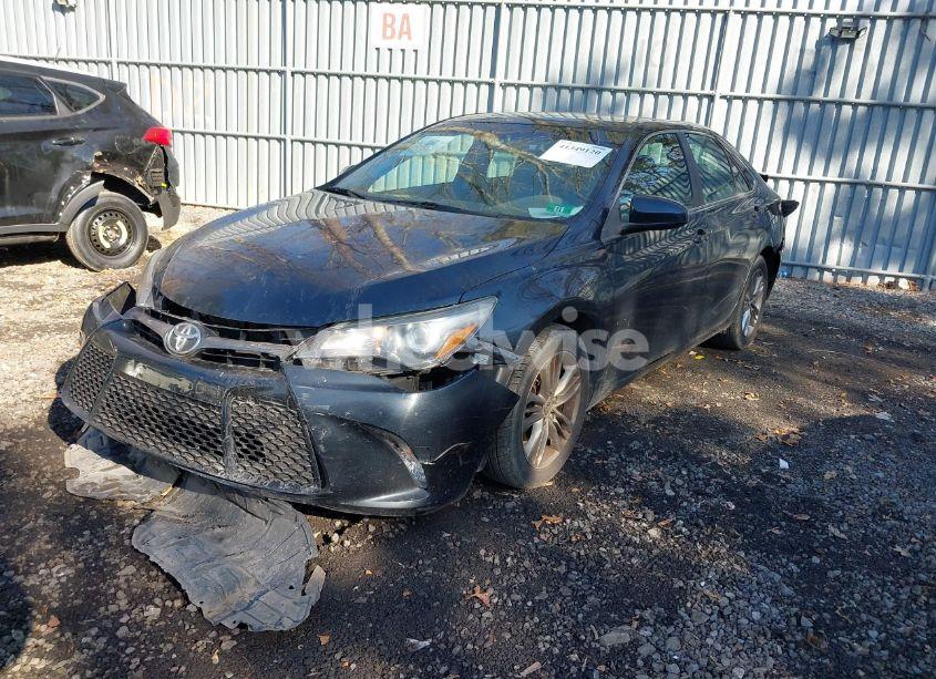 Photo 2 of 2016 Toyota Camry SE (VIN 4T1BF1FK6GU179228)