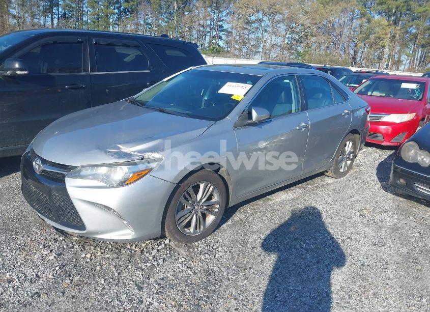 Photo 2 of 2016 Toyota Camry SE (VIN 4T1BF1FK6GU181920)