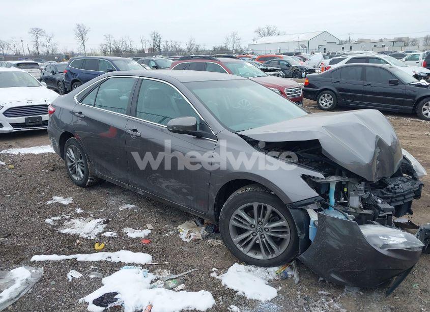 2016 Toyota Camry SE (VIN 4T1BF1FK6GU207934) main photo