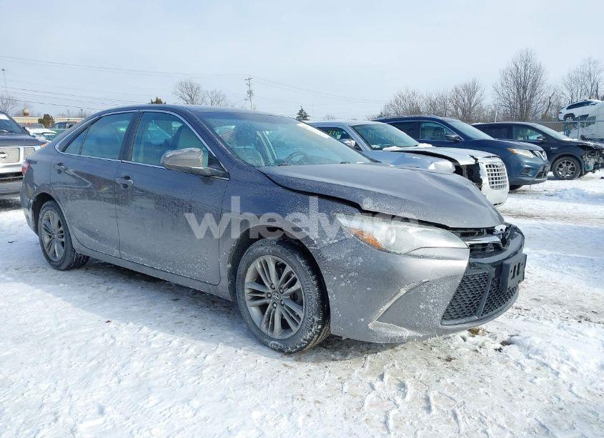 2016 Toyota Camry SE (VIN 4T1BF1FK6GU209070) main photo
