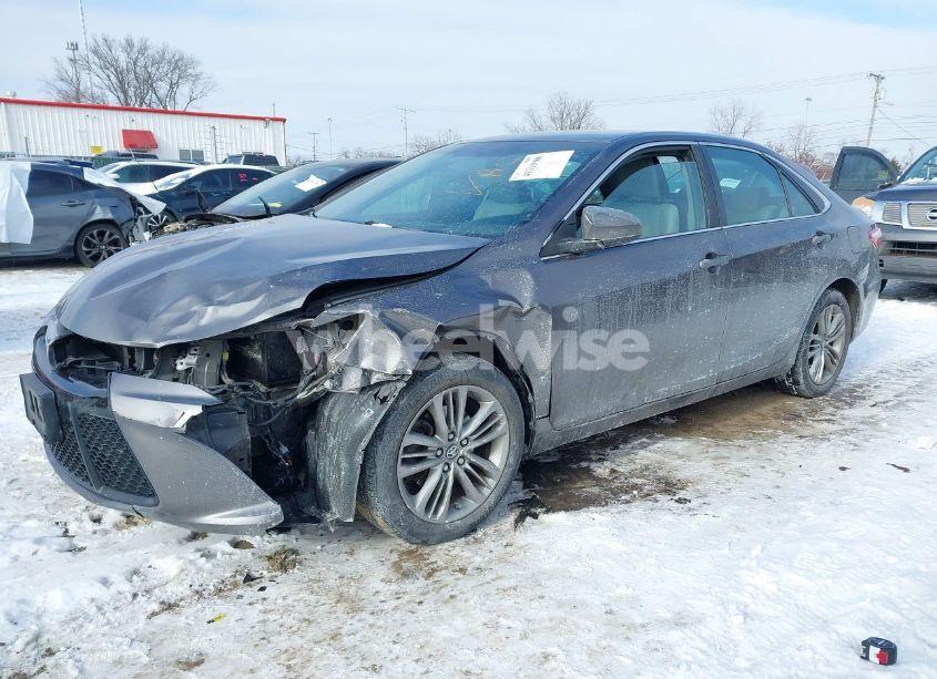 Photo 2 of 2016 Toyota Camry SE (VIN 4T1BF1FK6GU209070)