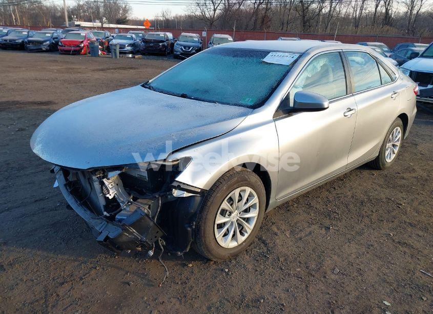 Photo 2 of 2016 Toyota Camry LE (VIN 4T1BF1FK6GU214902)