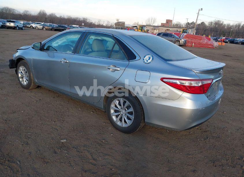 Photo 3 of 2016 Toyota Camry LE (VIN 4T1BF1FK6GU214902)