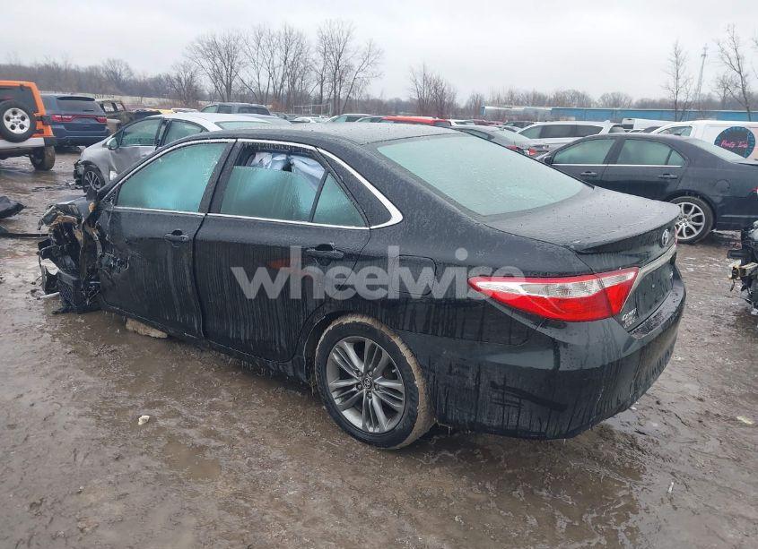 Photo 3 of 2016 Toyota Camry SE (VIN 4T1BF1FK6GU255997)