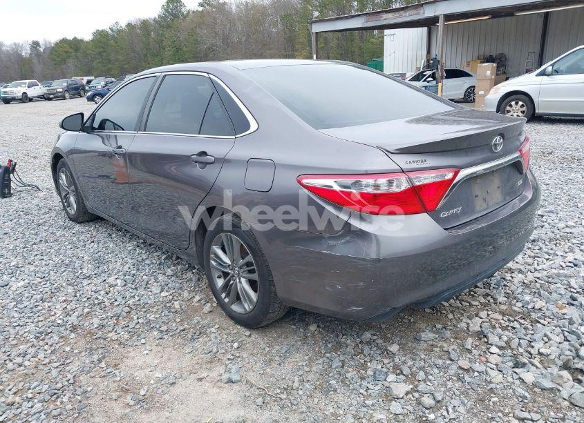 Photo 3 of 2016 Toyota Camry SE (VIN 4T1BF1FK6GU261041)