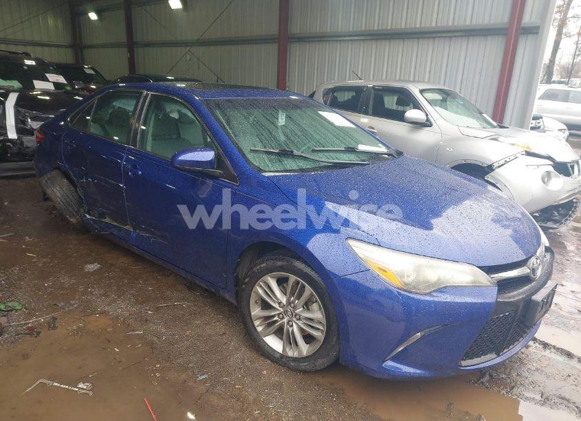 2016 Toyota Camry SE (VIN 4T1BF1FK6GU502872) main photo