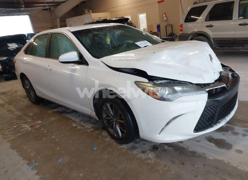 2016 Toyota Camry SE (VIN 4T1BF1FK6GU506355) main photo