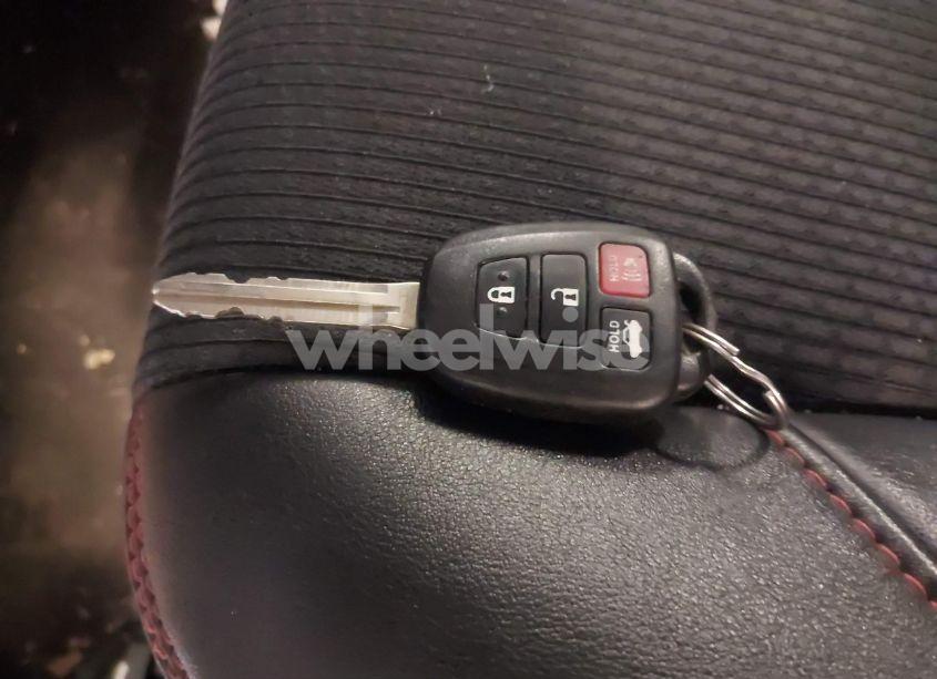 Photo 11 of 2016 Toyota Camry SE (VIN 4T1BF1FK6GU506355)