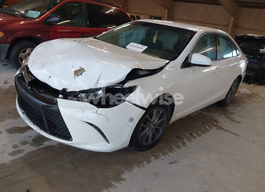 Photo 2 of 2016 Toyota Camry SE (VIN 4T1BF1FK6GU506355)