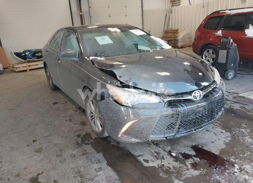 2016 Toyota Camry SE (VIN 4T1BF1FK6GU507778) main photo