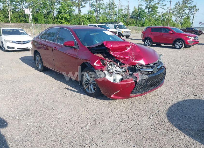 2016 Toyota Camry SE (VIN 4T1BF1FK6GU524998) main photo