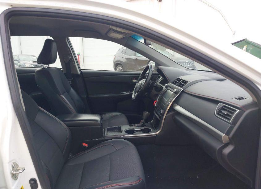 Photo 5 of 2016 Toyota Camry SE (VIN 4T1BF1FK6GU532017)