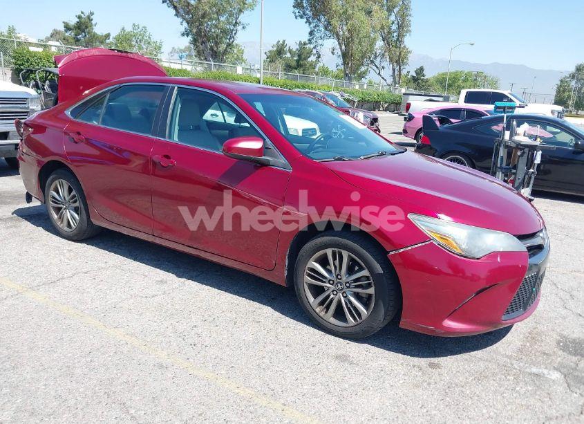 2016 Toyota Camry SE (VIN 4T1BF1FK6GU566944) main photo