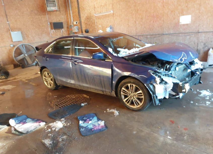 2016 Toyota Camry SE (VIN 4T1BF1FK6GU571612) main photo