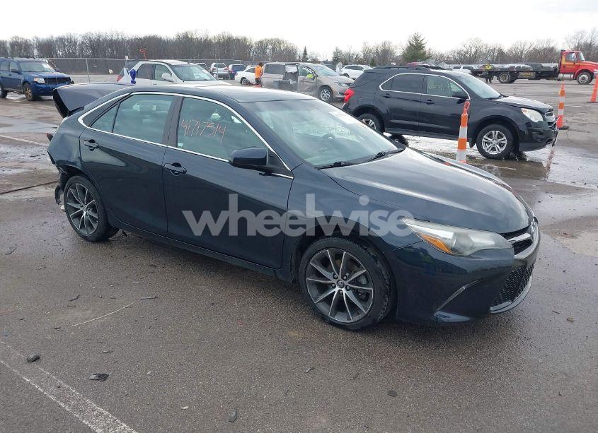 2016 Toyota Camry XSE (VIN 4T1BF1FK6GU574347) main photo