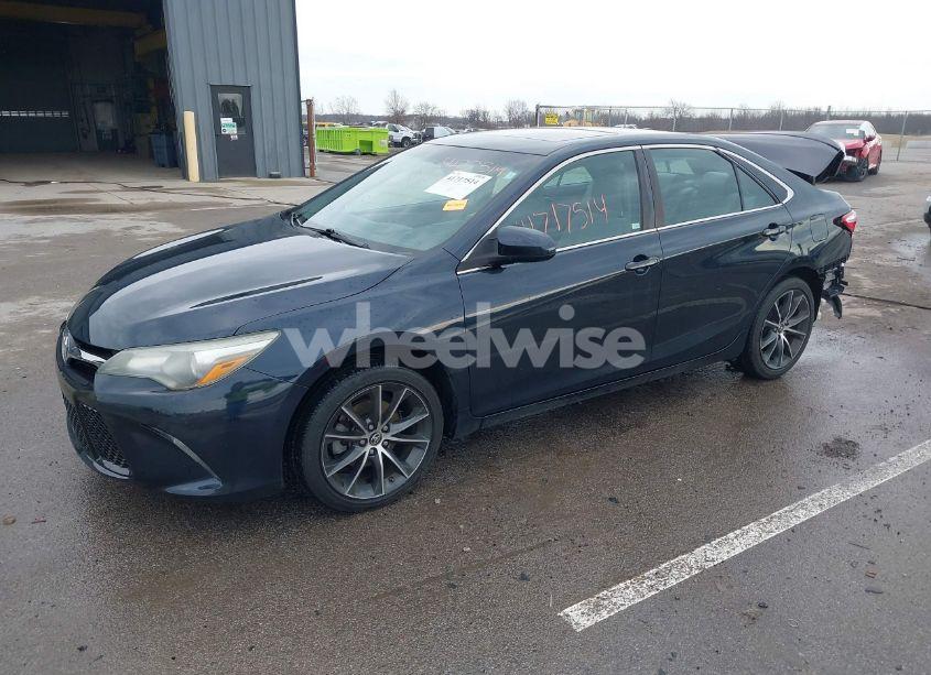 Photo 2 of 2016 Toyota Camry XSE (VIN 4T1BF1FK6GU574347)