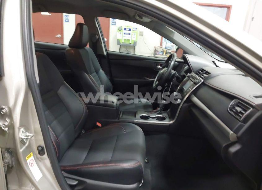 Photo 5 of 2016 Toyota Camry SE (VIN 4T1BF1FK6GU586725)