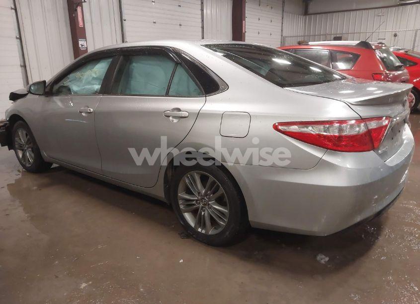 Photo 3 of 2016 Toyota Camry SE (VIN 4T1BF1FK6GU591066)