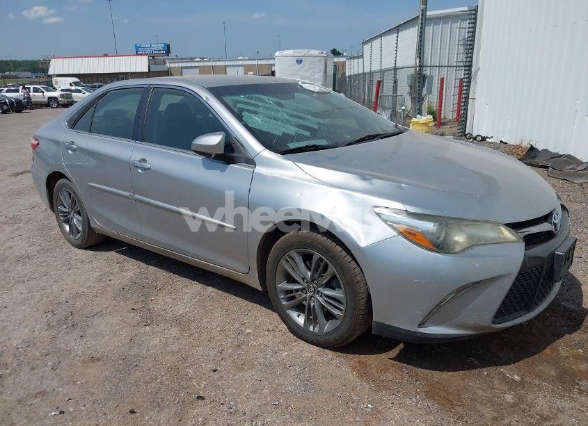 2016 Toyota Camry LE/SE/XLE/XSE (VIN 4T1BF1FK6GU606102) main photo