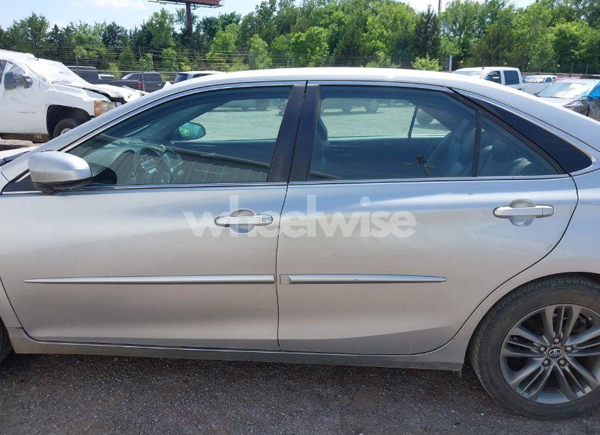 Photo 14 of 2016 Toyota Camry LE/SE/XLE/XSE (VIN 4T1BF1FK6GU606102)