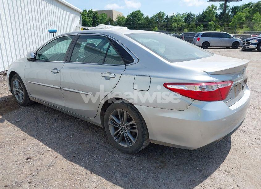 Photo 3 of 2016 Toyota Camry LE/SE/XLE/XSE (VIN 4T1BF1FK6GU606102)