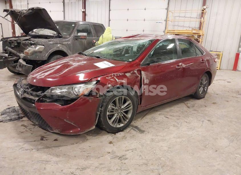 Photo 2 of 2016 Toyota Camry SE (VIN 4T1BF1FK6GU606679)